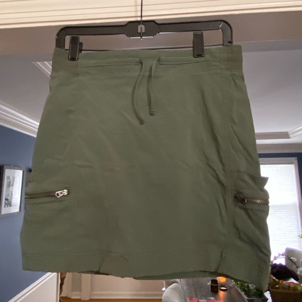 Athleta Trekkie shirt/skirt